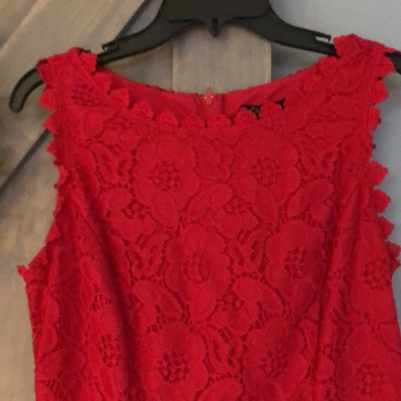 Red lace dress - Picture 3 of 8